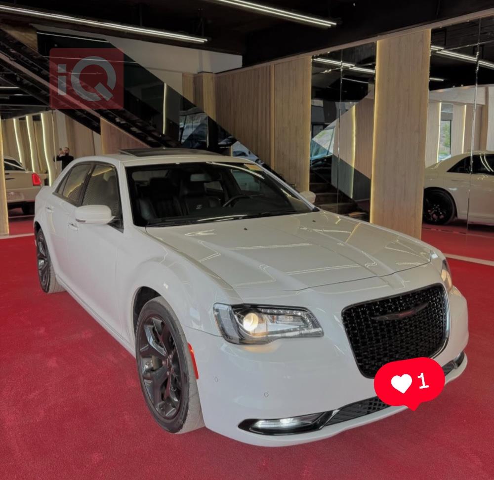 کرایسلەر 300